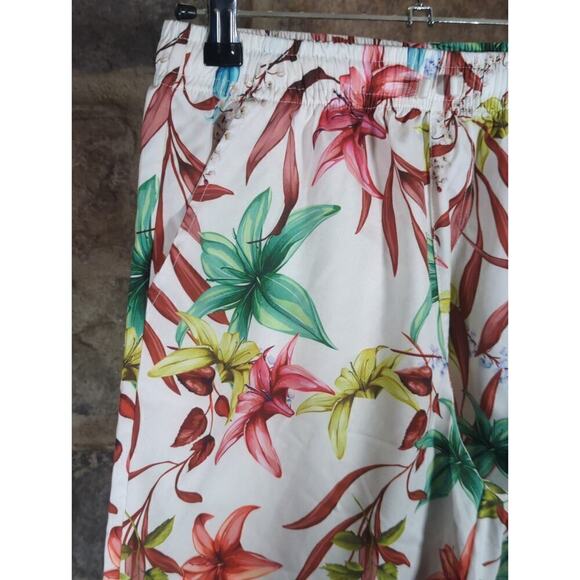 Eternity Shorts White Floral Print Lightweight Girl's Size 10/12 Drawstring - Picture 2 of 12